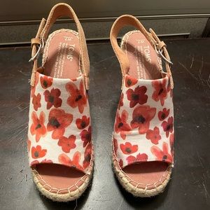 TOMS Womens Monica platform sandals casual high heel 3in. Wedge Red floral